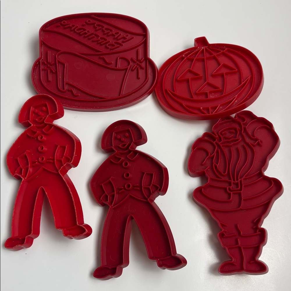 Vantage Tupperware Red Cookie Cutters Set 5 pieces